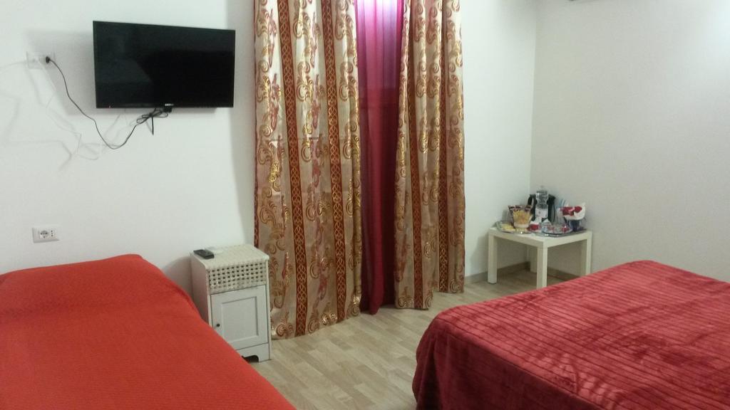 Little Moon Guest house *